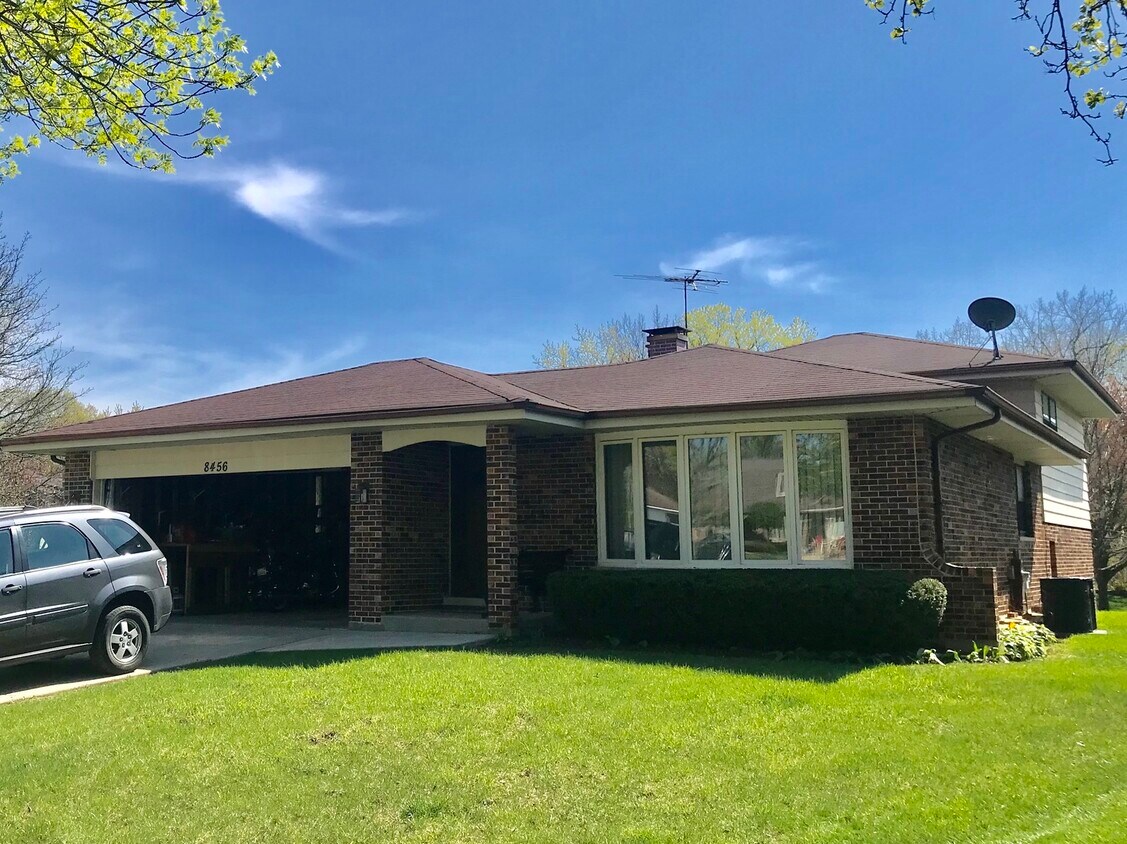 Foto principal - 8456 Dixon Ct
