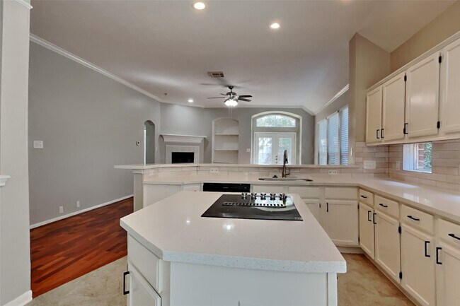 Building Photo - 7219 Bethany Bay Dr