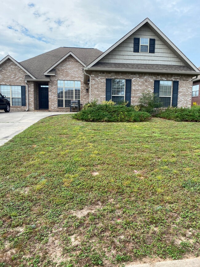 Building Photo - 603 Rowan Cir
