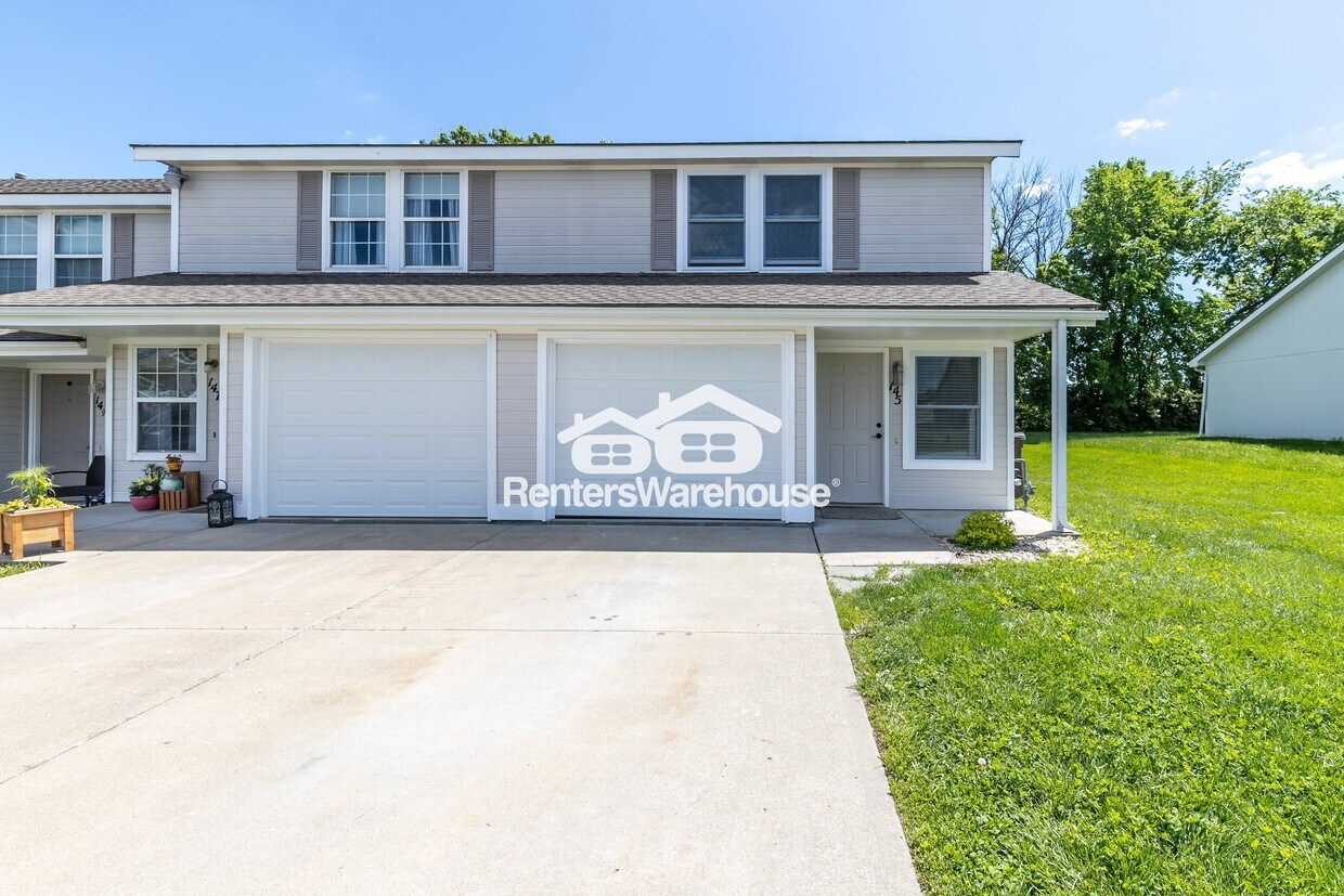 Foto principal - 145 N Crest Dr
