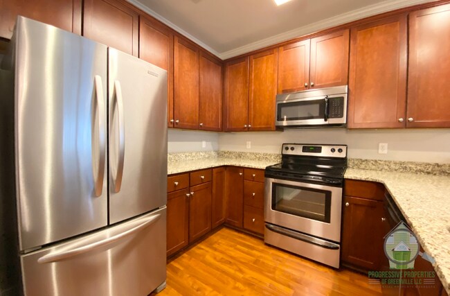 Foto del edificio - 14 Bay Springs Dr