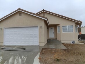 Building Photo - 585 Hildale Cir