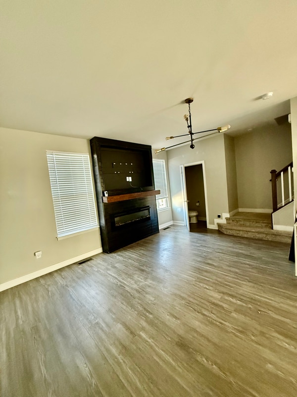 Building Photo - 905 Hornswaggle Way