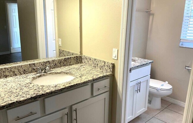 Foto del edificio - 8516 Cedar Cove Ct