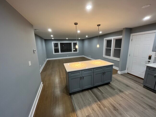 Foto del edificio - 8212 Kilpatrick Ave