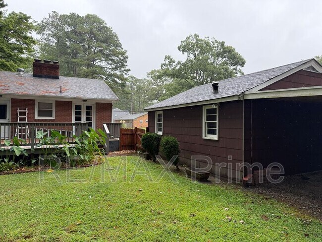 Building Photo - 3608 Wright Rd