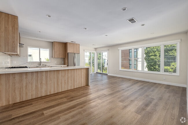 2BR, 1BA - Living Room - 1427 N Vista St