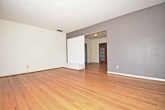 Building Photo - 1337 Cumbie St