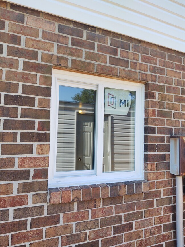 New Windows - 1027 Dubose Dr