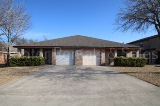 Building Photo - 903 Clairidge Ave