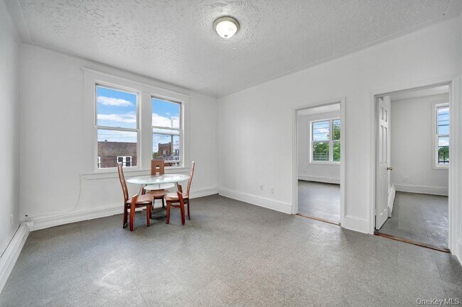Foto del edificio - 101-04 32nd Ave