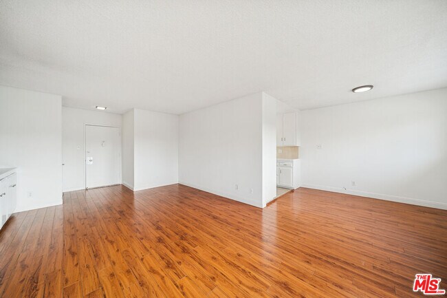 Foto del edificio - 1050 S Wooster St