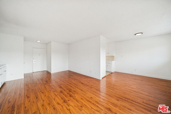 Building Photo - 1050 S Wooster St