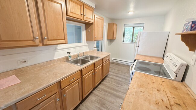 Foto del edificio - Affordable 3bdrm/1 bath home with storage ...