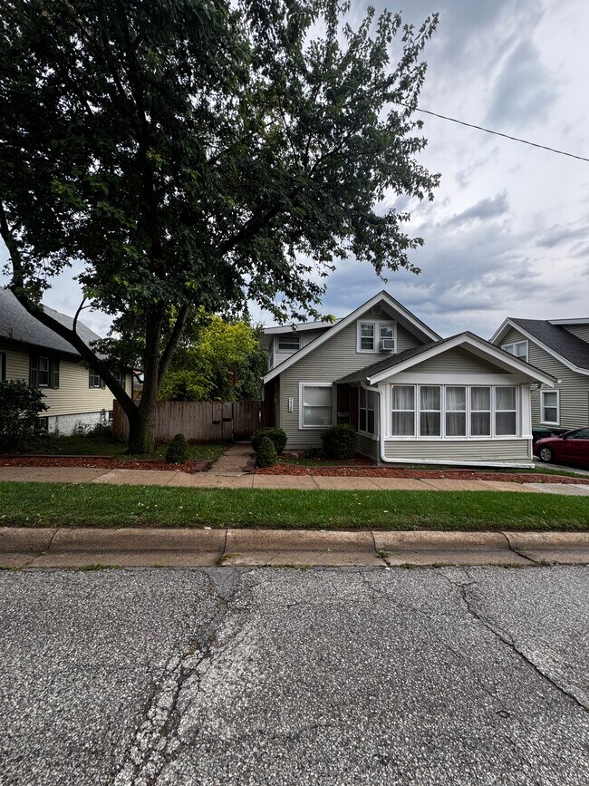 Building Photo - 2926 N 56th St