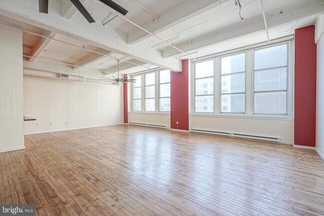 Building Photo - 1238 Callowhill St