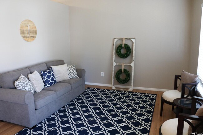 Foto del edificio - 3217 Ivy Park Dr