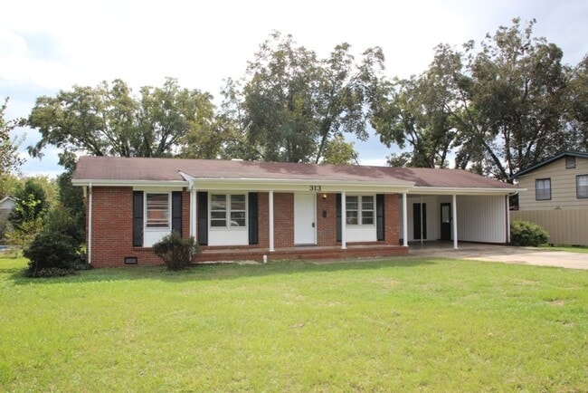 Foto del edificio - Welcome to this charming 4 bedroom, 2 bath...