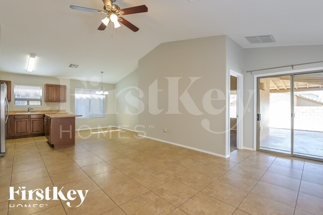 Foto del edificio - 8388 S Gupta Dr