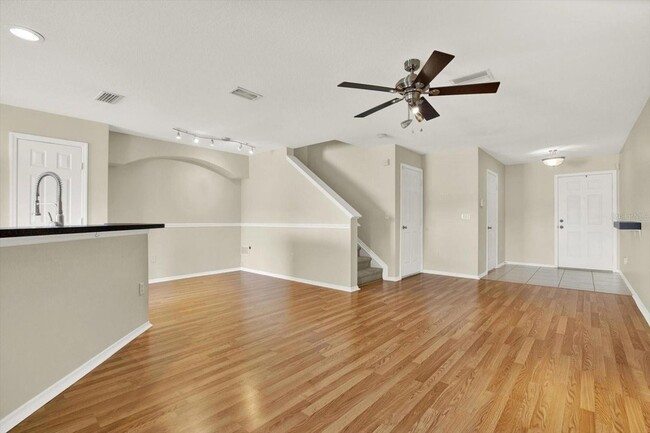 Building Photo - 2630 Edgewater Falls Dr