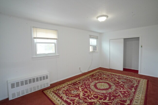 Building Photo - 1037 Elmont Rd