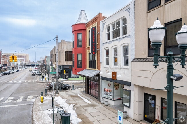 There are many retail options in downtown Pontiac including the Historic Alley Cat Café.