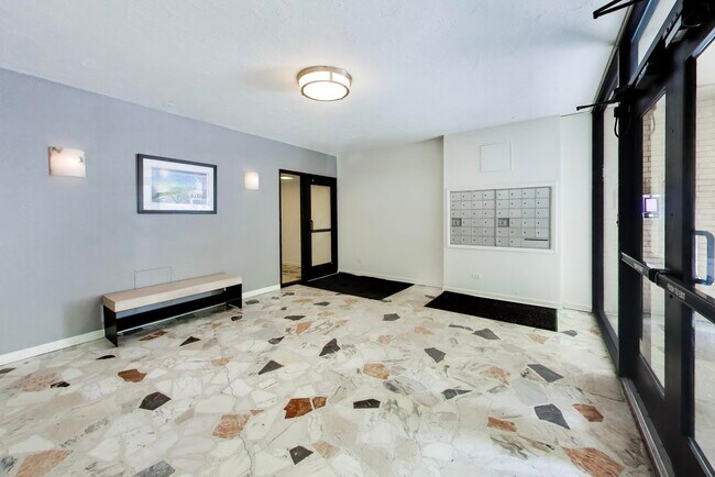 Foto del edificio - 420 W Aldine Ave
