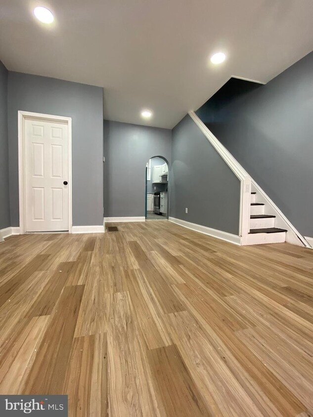 Primary Photo - 2075 E Orleans St