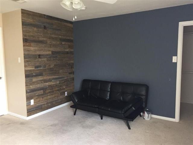 Foto del edificio - 9909 Lakeview Dr