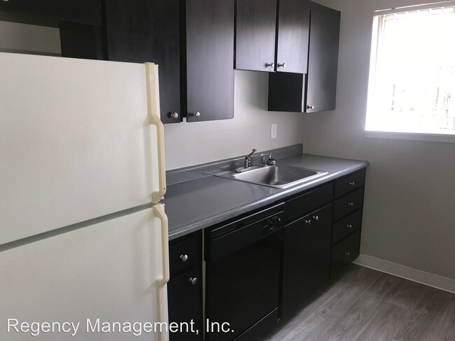 Foto del edificio - 8737-8756 SE Henderson Dr