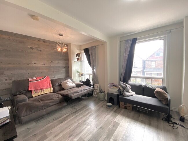 Photo du bâtiment - 33 Harvey St