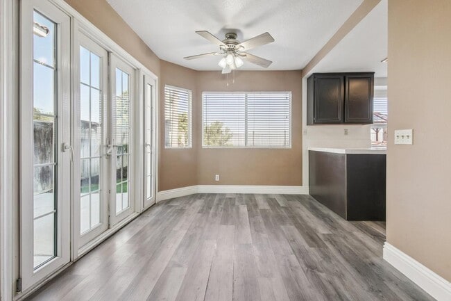 Foto del edificio - 3283 Braemar Ln