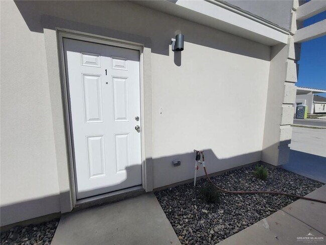 Building Photo - 23 Vani Dr