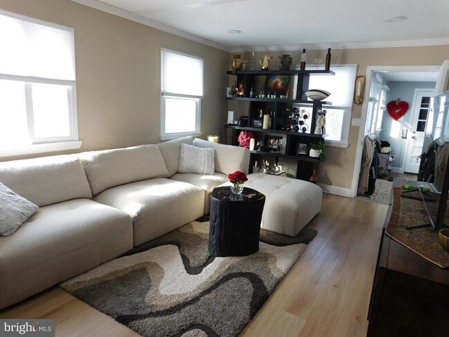 Foto del edificio - 6421 Inwood Dr