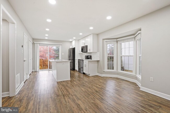 Foto del edificio - 2960 Kings Station Ct