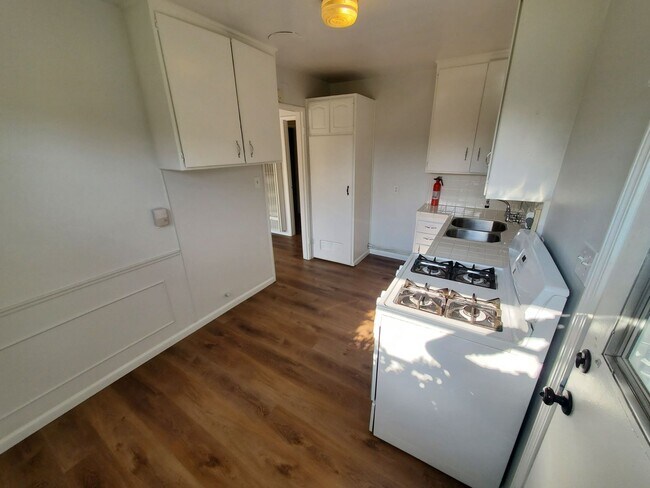 Foto del edificio - CHARMING 2 BEDROOM HOUSE IN GLENDORA