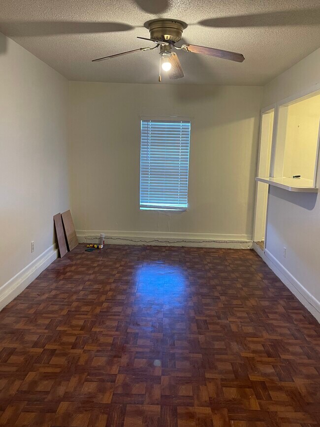 Foto del edificio - 2821 Bacchus Dr
