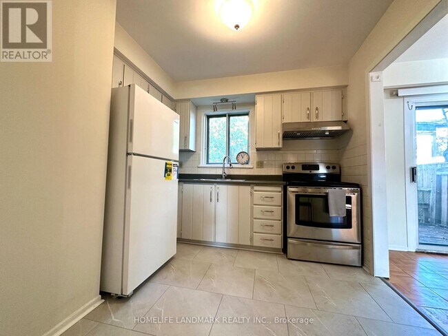 Photo du bâtiment - 161 Carolbreen Square