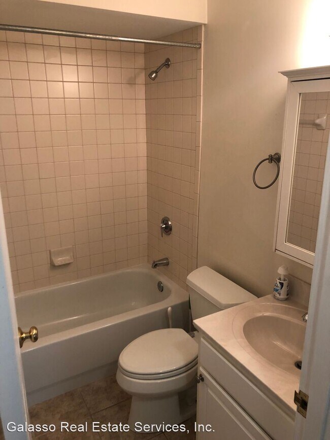 Foto del edificio - 1000 Chatham Park Dr