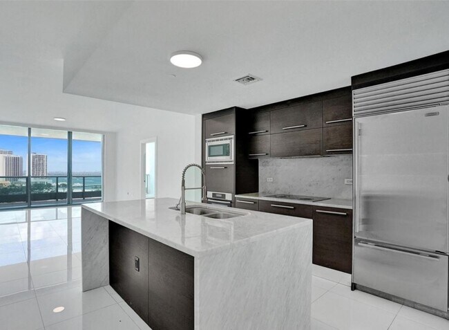 Foto del edificio - 900 Biscayne Blvd