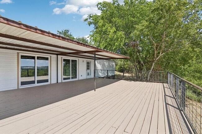 Foto del edificio - 21522 Long Hill Dr