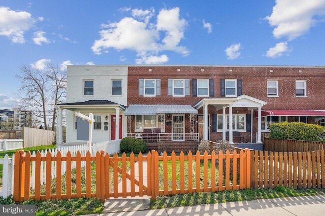 Photo - 525 E Duncan Ave Townhome