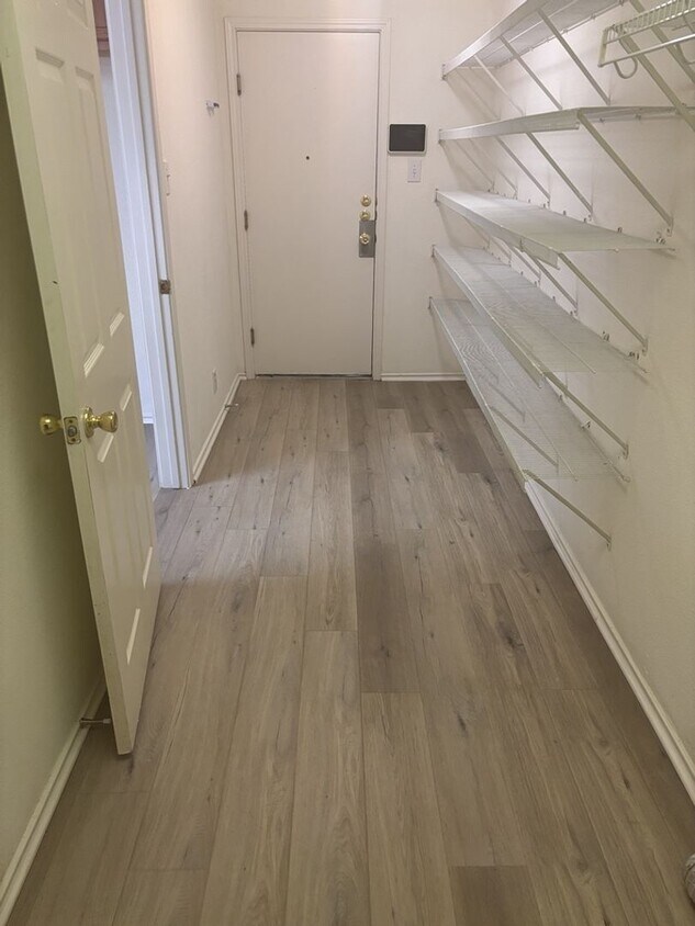 Building Photo - Beautiful 2 story home with great location to lots of attractions!