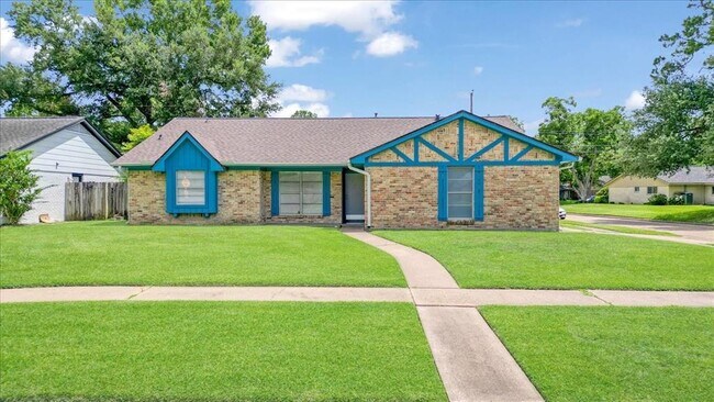Foto del edificio - 7043 Drowsy Pine Dr
