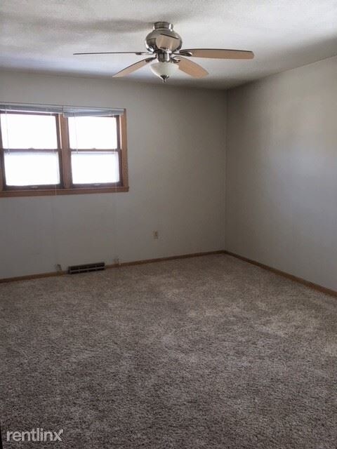Building Photo - 1 br, 1 bath 4plex - 105 E Welcome Ave Apa...