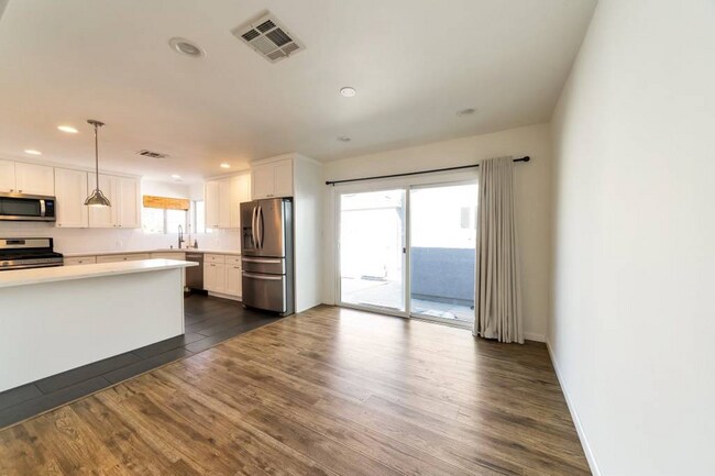 Foto del edificio - 11613 Haynes St