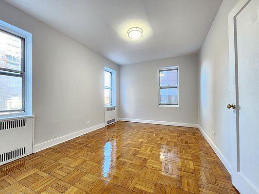 Foto del edificio - 1 bedroom in BRONX NY 10463