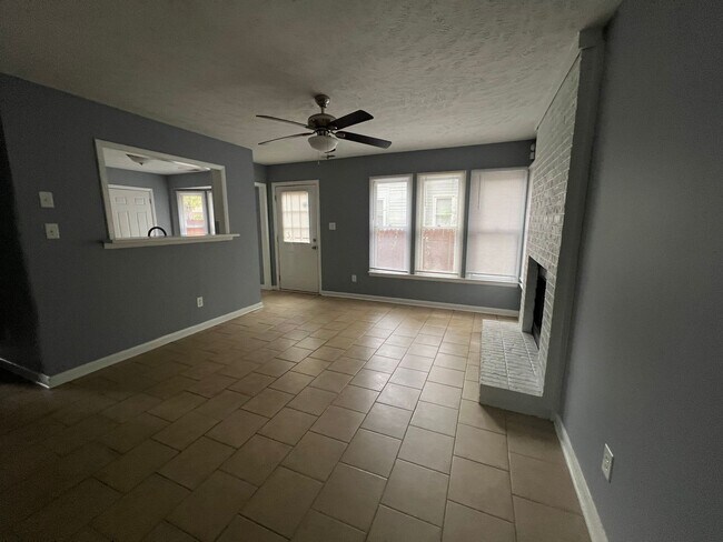 Building Photo - RENTAL HOME 3BD/2BTH