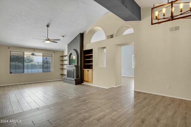Foto del edificio - 16035 N 10th St