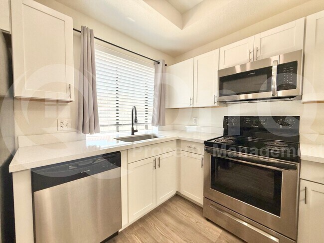 Foto del edificio - 11666 N 28th Dr